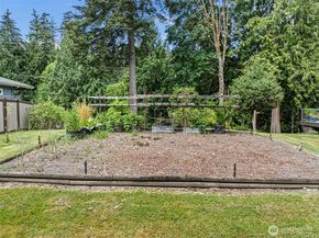 19545 Park Boulevard NE, Suquamish WA 98392
