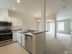 5400 Harbour Pointe Boulevard J202, Mukilteo WA 98275
