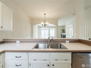 5400 Harbour Pointe Boulevard J202, Mukilteo WA 98275