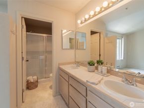 5400 Harbour Pointe Boulevard J202, Mukilteo WA 98275