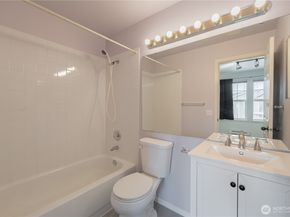 5400 Harbour Pointe Boulevard J202, Mukilteo WA 98275