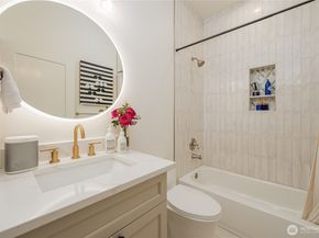 351 17th Avenue E, Seattle WA 98112