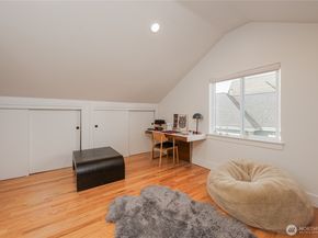 351 17th Avenue E, Seattle WA 98112