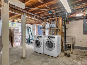 8427 30th Avenue SW, Seattle WA 98126