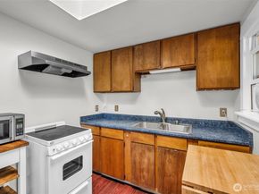 8427 30th Avenue SW, Seattle WA 98126