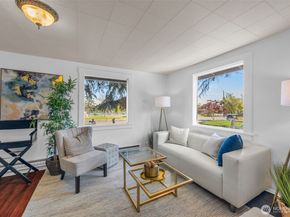 8427 30th Avenue SW, Seattle WA 98126