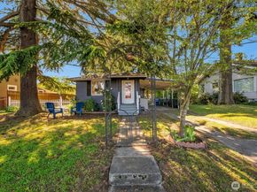 8427 30th Avenue SW, Seattle WA 98126