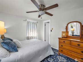 8427 30th Avenue SW, Seattle WA 98126