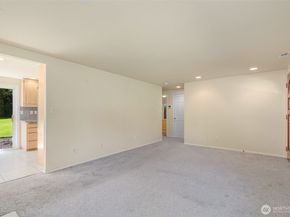 10435 SE 13th Street, Bellevue WA 98004
