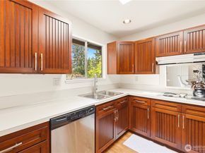14613 SE 16th Place, Bellevue WA 98007