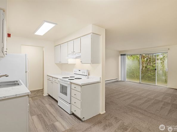 11008 NE 68th St 725, Kirkland WA 98033