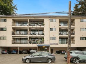 9710 Greenwood Avenue N 303, Seattle WA 98103