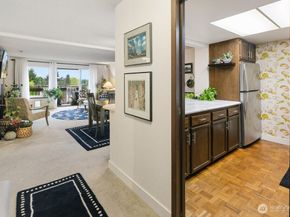 9710 Greenwood Avenue N 303, Seattle WA 98103