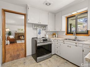 2426 S 142nd Street, SeaTac WA 98168