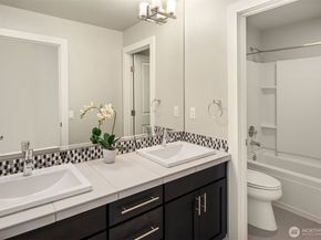 9726 Slater Avenue NE, Kirkland WA 98033