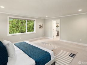 9726 Slater Avenue NE, Kirkland WA 98033