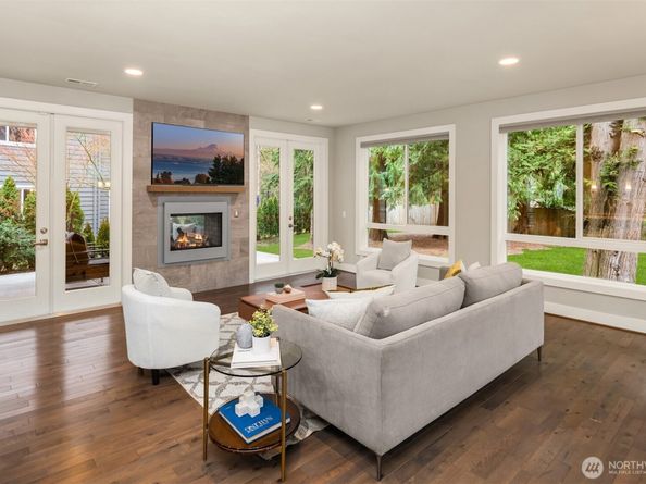 9726 Slater Avenue NE, Kirkland WA 98033