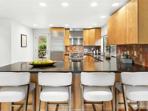 105 Big Bear Place NW, Issaquah WA 98027