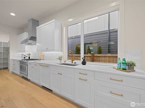 7010 NE 134th Street, Kirkland WA 98034