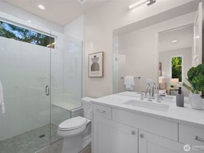 7010 NE 134th Street, Kirkland WA 98034