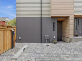 1412 A N 47th Street, Seattle WA 98103