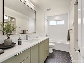 1412 A N 47th Street, Seattle WA 98103