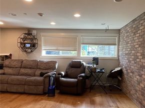 Undisclosed Address #2514730, Redmond WA 98052