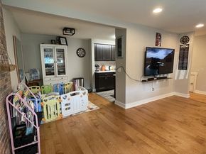 Undisclosed Address #2514730, Redmond WA 98052