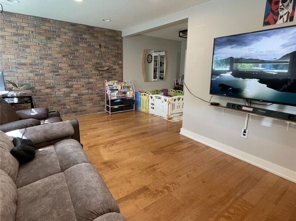 Undisclosed Address #2514730, Redmond WA 98052