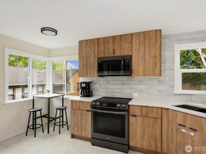 4037 NE 109th Street, Seattle WA 98125