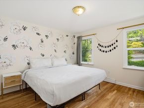 4037 NE 109th Street, Seattle WA 98125