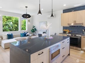 4517 35th Avenue S C, Seattle WA 98118