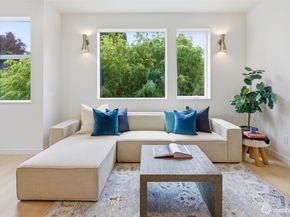 4517 35th Avenue S C, Seattle WA 98118