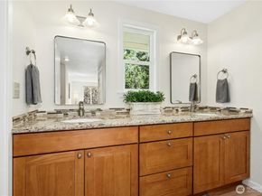 19924 163rd Avenue NE, Woodinville WA 98072