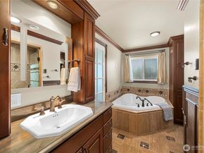 12202 SE 218th Court, Kent WA 98031