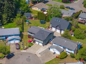 12202 SE 218th Court, Kent WA 98031