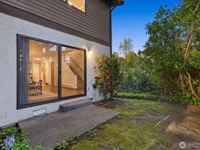 8017 NE 177th Court 504, Kenmore WA 98028