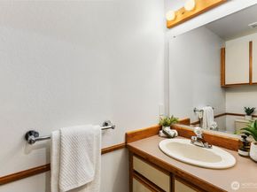 8017 NE 177th Court 504, Kenmore WA 98028