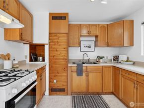 2827 SW Nevada Street, Seattle WA 98126