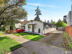 2827 SW Nevada Street, Seattle WA 98126
