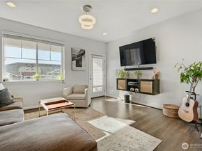 22328 88th Way S G104, Kent WA 98031