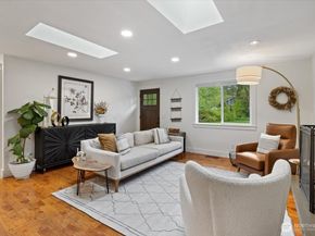 1109 Lewis Lane SE, Issaquah WA 98027