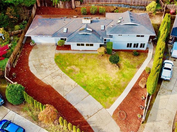 1135 147th Pl NE, Bellevue WA 98007