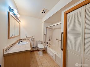 1135 147th Pl NE, Bellevue WA 98007