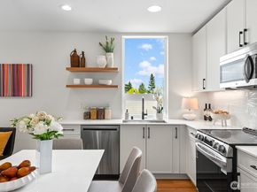 4122 B Burke Avenue N, Seattle WA 98103