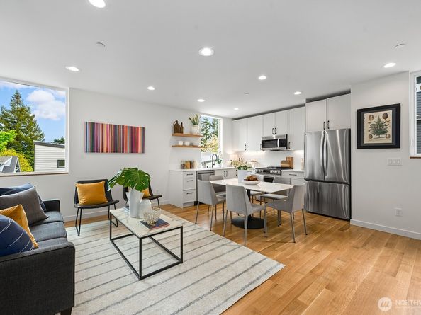 4122 B Burke Avenue N, Seattle WA 98103