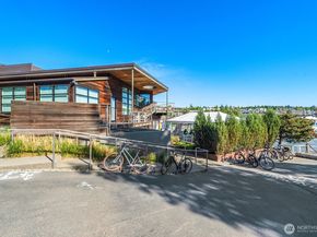 4122 B Burke Avenue N, Seattle WA 98103