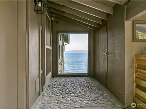 14024 Glen Acres Road SW, Vashon WA 98070
