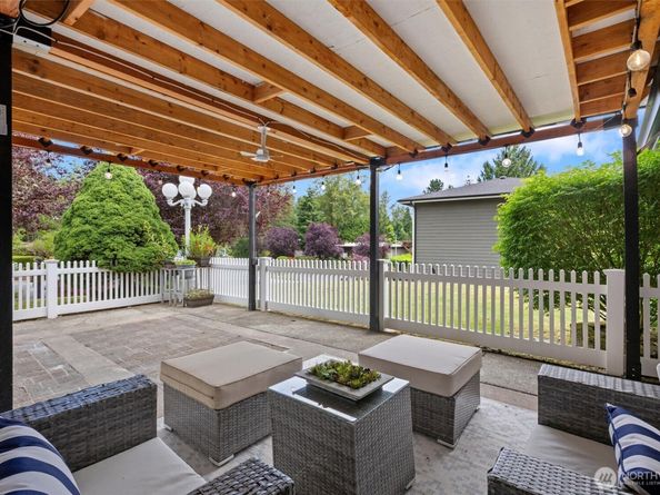 7624 141st Avenue NE, Redmond WA 98052