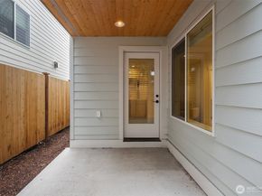 13 160th Place SE, Bothell WA 98012